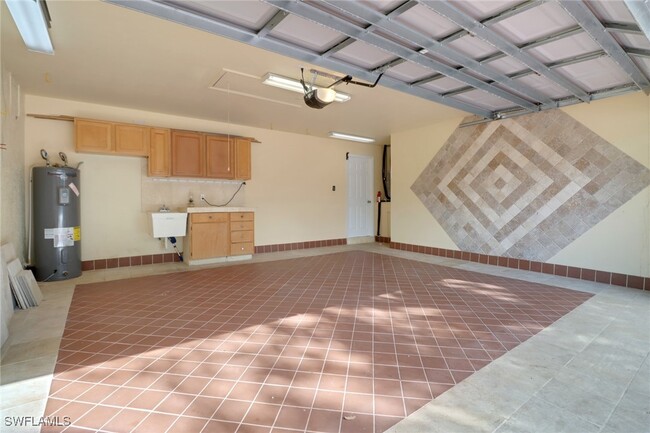 Building Photo - 15028 Savannah Dr