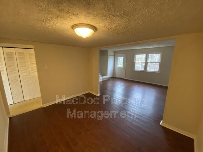 Building Photo - 1000 James Madison Cir