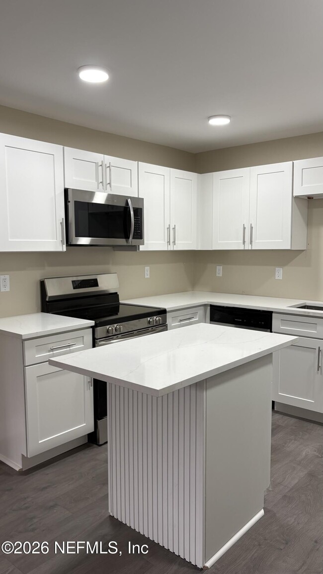 Building Photo - 5933 Jammes Rd