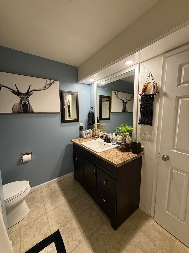 Building Photo - NEW YEAR NEW HOME! 3 bed, 2.5 bath, 2 car garage in South Anchorage