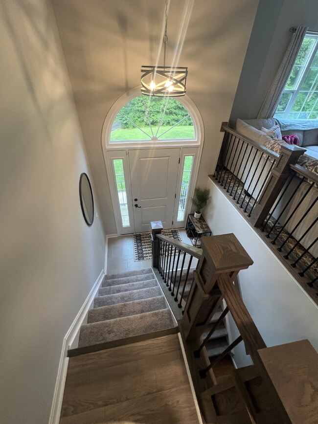 Building Photo - Spacious Multi-Generational Home on 3 Acre...
