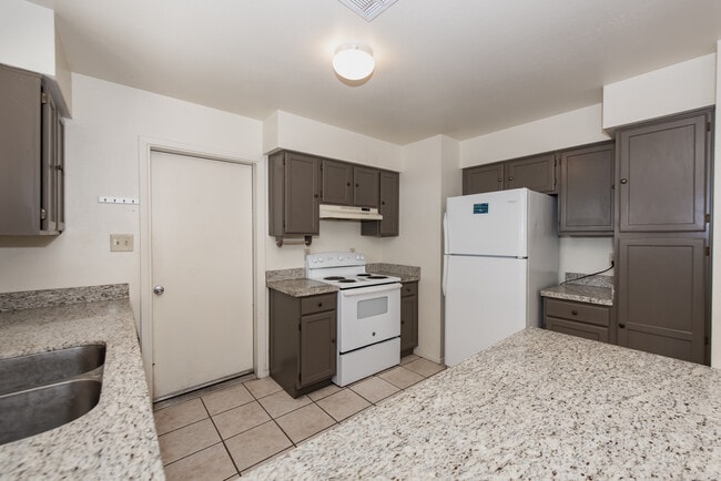 Building Photo - 4598 W 18th Ln