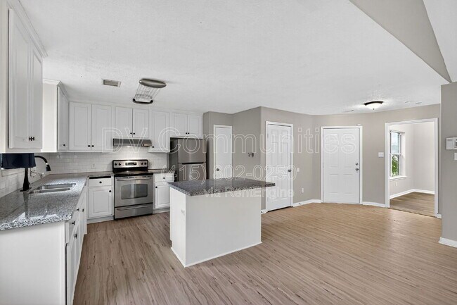 Building Photo - 16350 Many Trees Ln