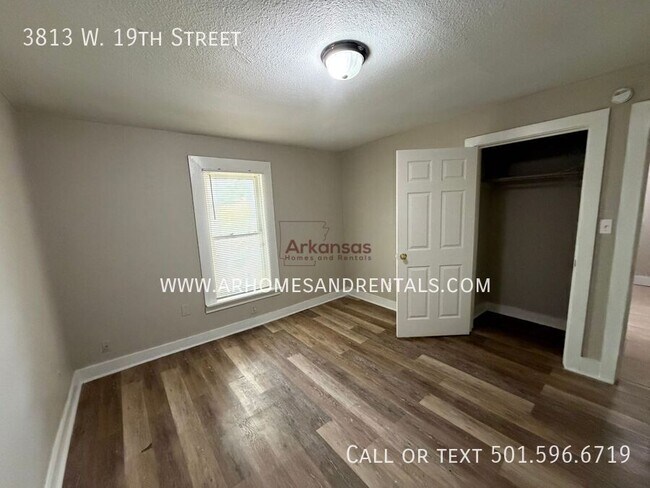 Building Photo - 3813 W 19th St