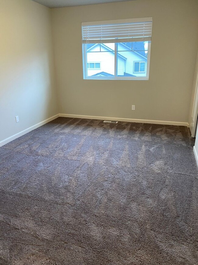 Building Photo - AVAILABLE NOW!!! 4BD/3BA - Pet friendly + Fenced Yard & Washer/Dryer Included - Great South Locat...