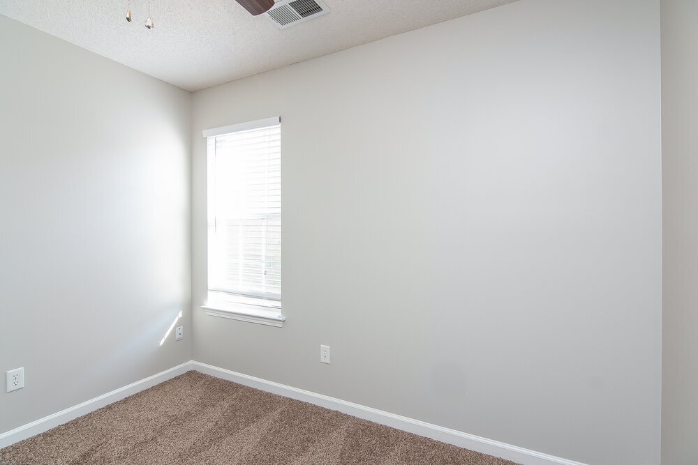 Building Photo - 10049 Mill Hill Ave