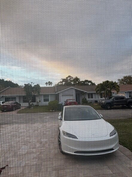 Building Photo - 5482 Lakewood Cir S