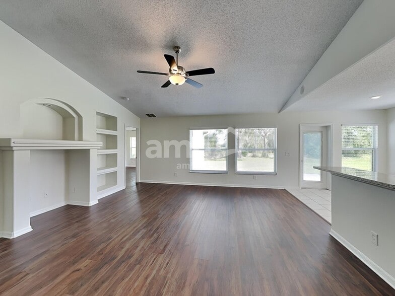 Building Photo - 4004 Malickson Dr