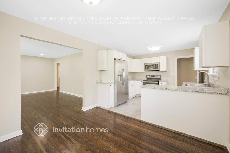 Building Photo - 605 Durrett Dr