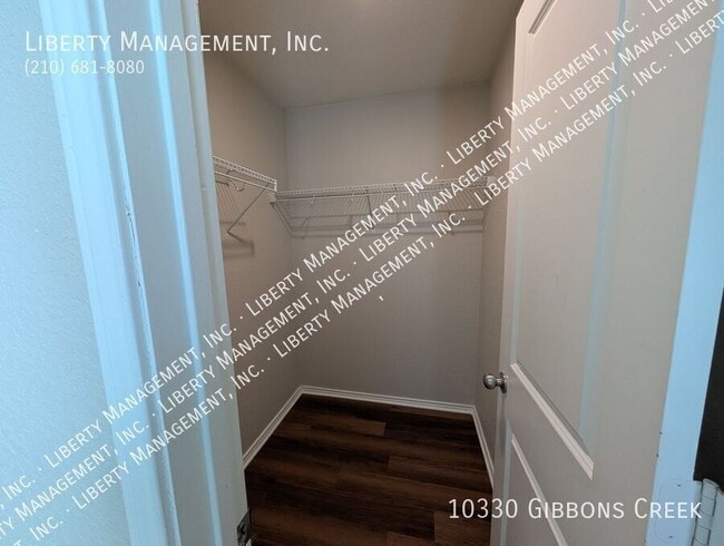 Building Photo - 10330 Gibbons Creek