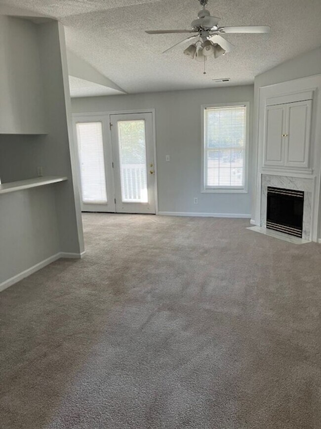 Building Photo - 803-K