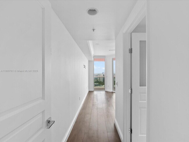 Building Photo - 3370 Hidden Bay Dr