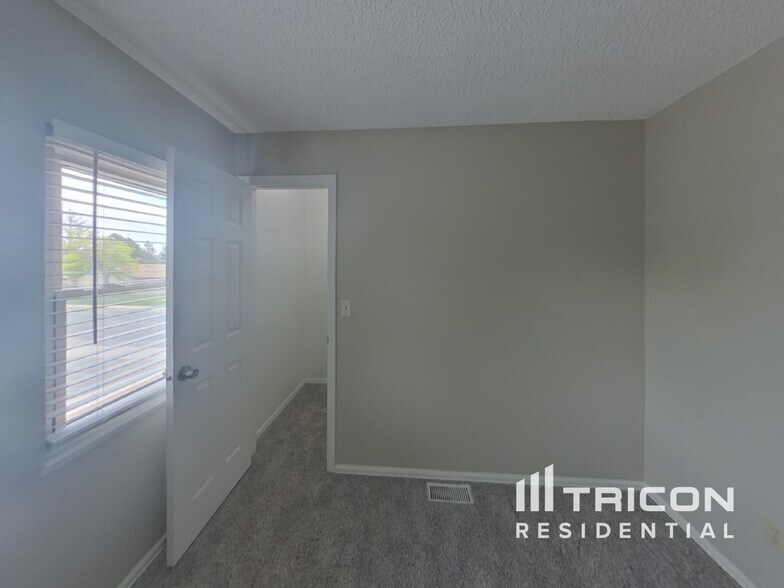 Building Photo - 5565 Mosca Pass Ct