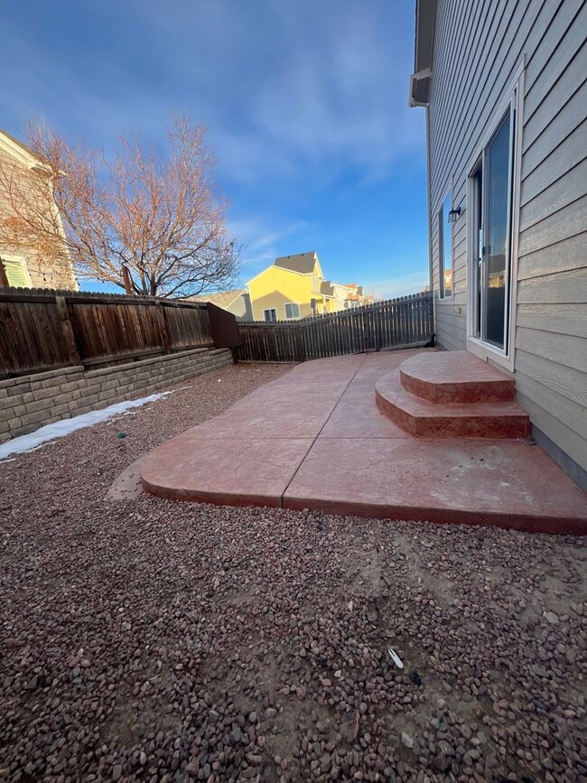 Building Photo - 3 Bed 2.5 Bath in Woodmen Hills w/AC