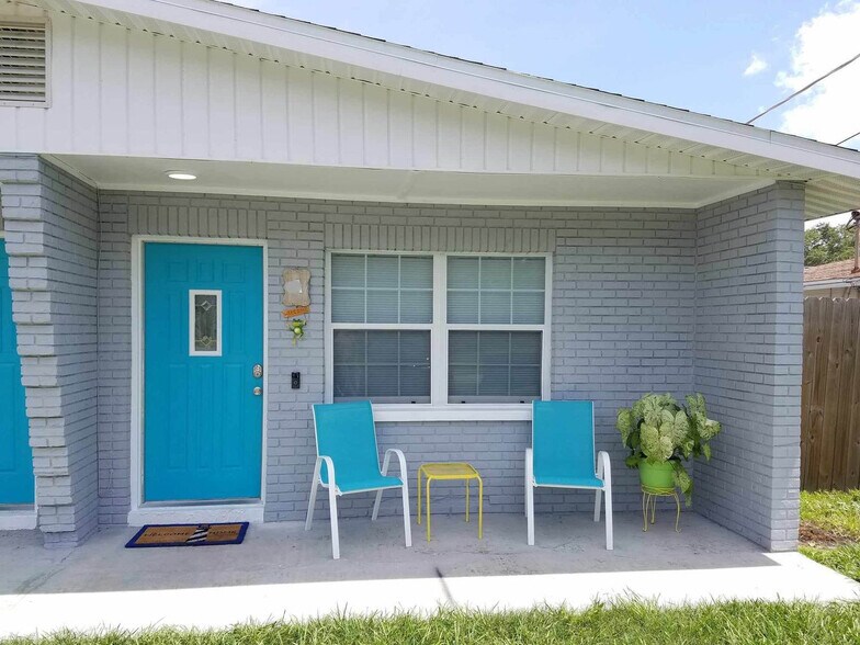 Building Photo - 2208 Irene St