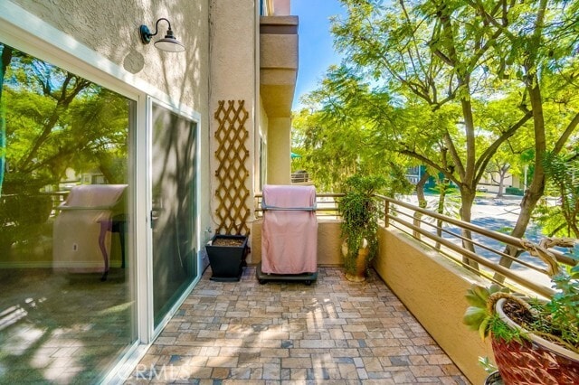 Building Photo - 501 E Del Mar Blvd