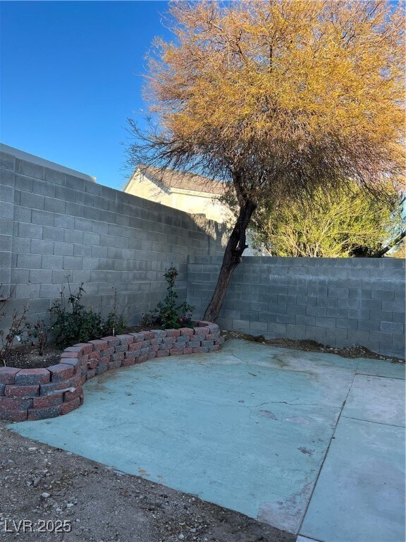Building Photo - 9232 Palm Lilly Way