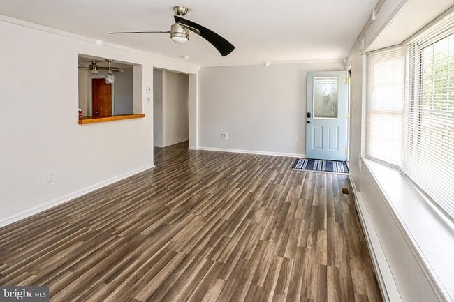 Building Photo - 427 Dogwood Dr