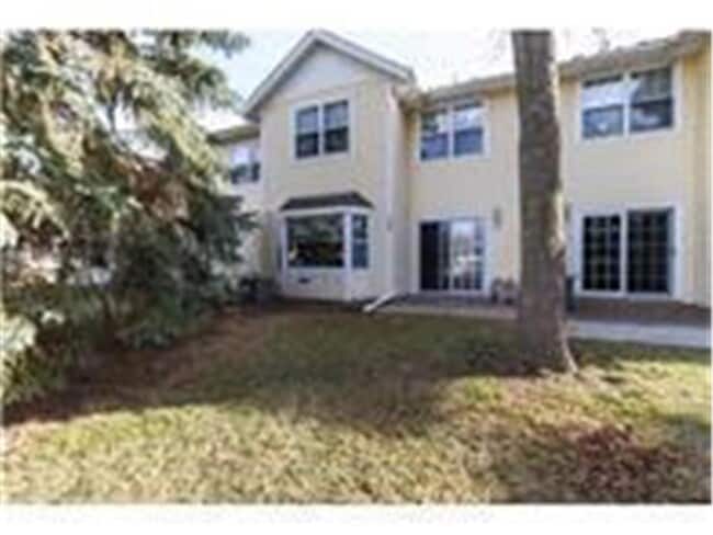 Building Photo - 253 Maureen Ln NE