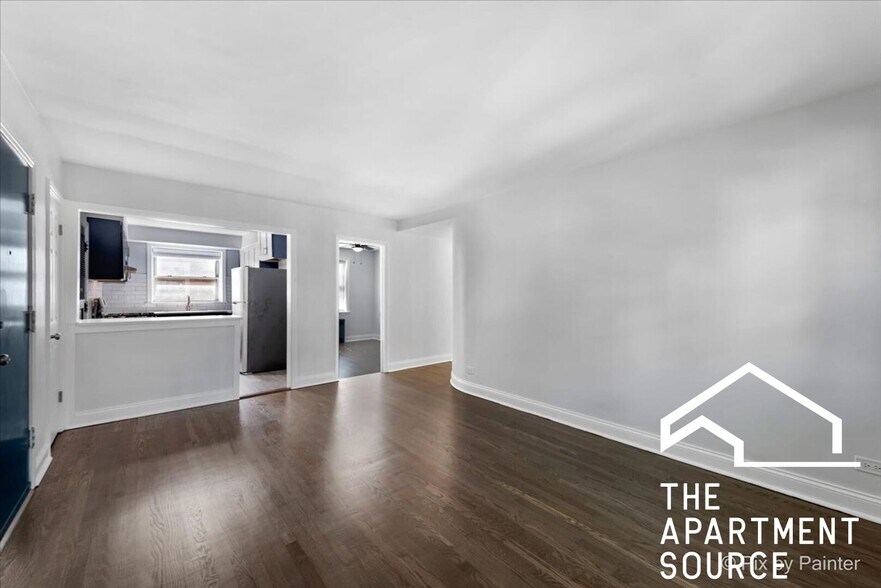 Building Photo - 2715 W Berwyn Ave