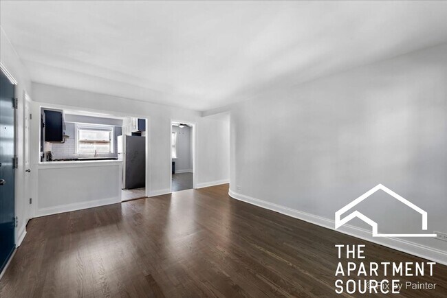 Building Photo - 2715 W Berwyn Ave