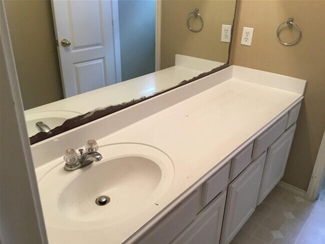 Building Photo - 6205 Ozark Tr