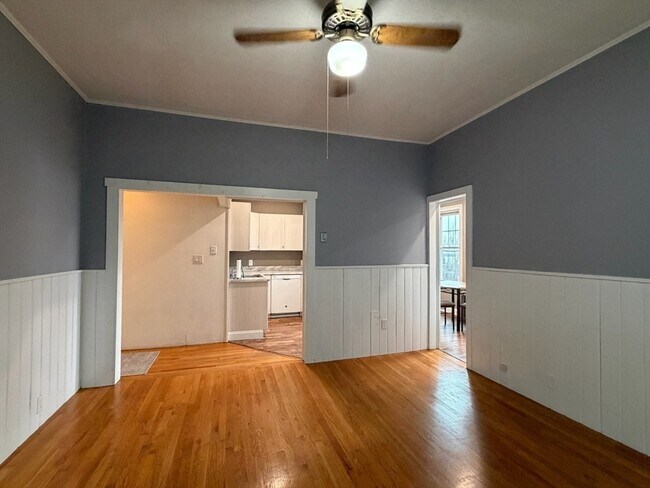 Building Photo - 628 E 3rd St