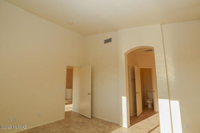 Building Photo - 9258 E Muleshoe St