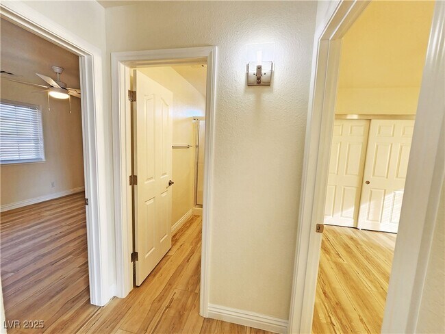 Building Photo - 3741 Malibou Ave