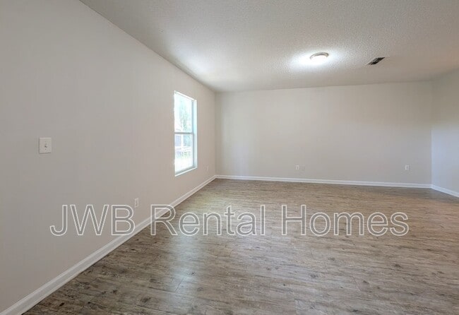 Building Photo - 2211 Faws St