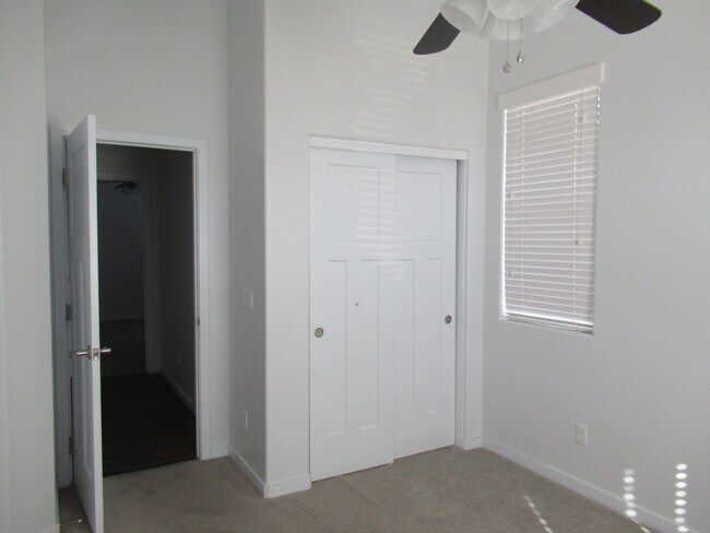 Building Photo - MULBERRY