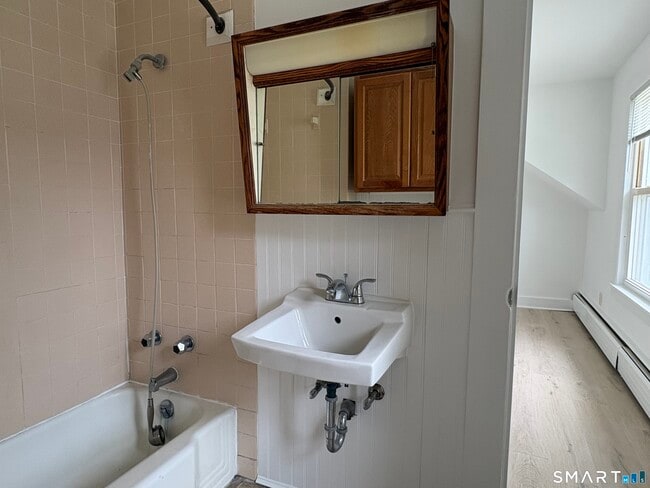 Building Photo - 48 Gridley St