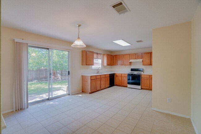 Building Photo - 17202 Ardisia Dr