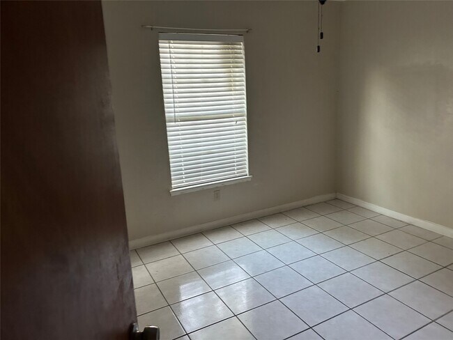 Building Photo - 15407 La Loma Dr