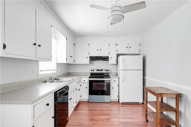 Building Photo - 1624 Mountain Pine Terrace