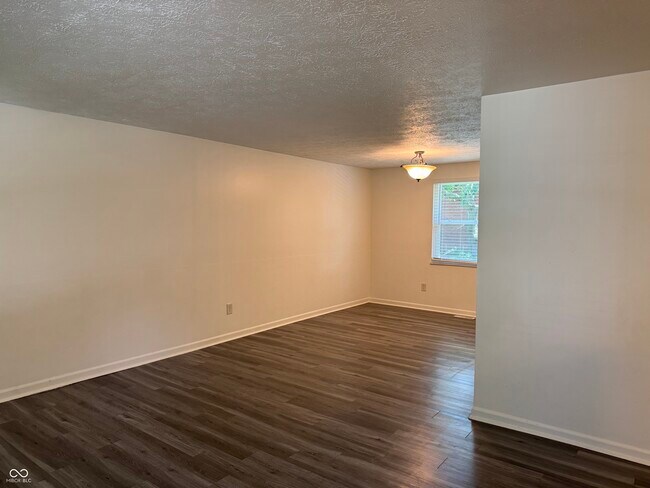 Building Photo - 7717 Cambridge Dr