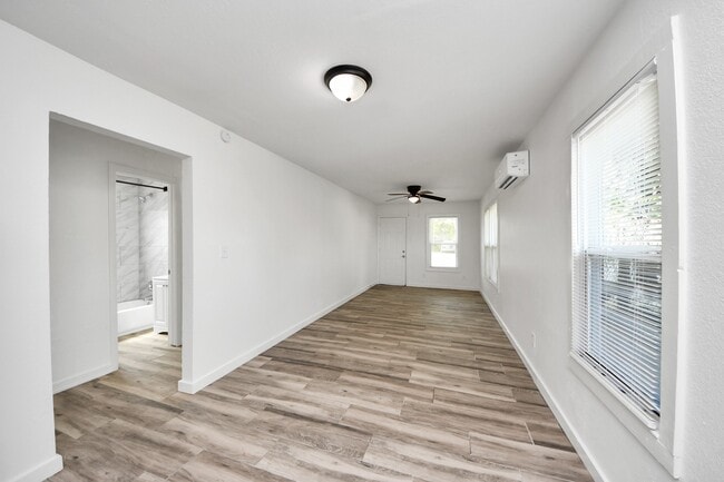 Building Photo - 406 73rd St