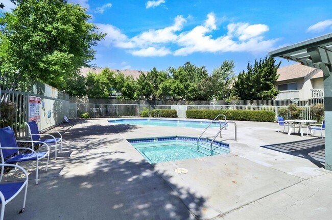 Building Photo - 1088 Summerplace Dr