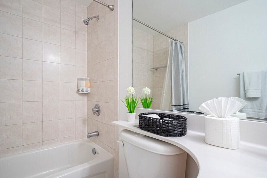 Building Photo - 2280 SW 32nd Ave