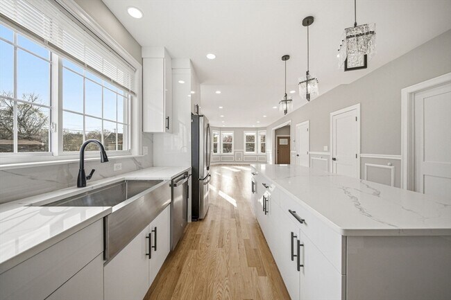 Building Photo - 9 Logan Ave