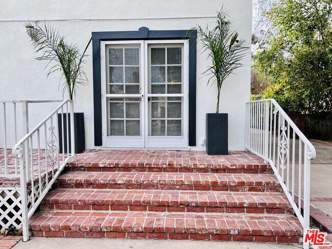 Building Photo - 6124 Corbin Ave