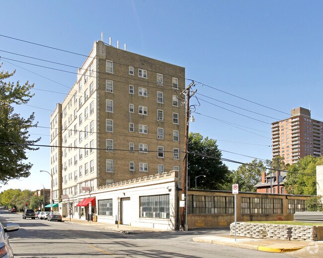 The Raphael 4405 W Pine Blvd Saint Louis MO 63108 Apartment Finder