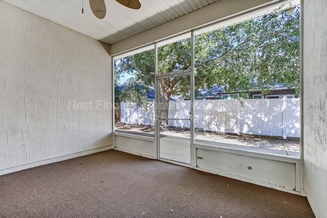 Building Photo - 1704 Dartmoor Ln