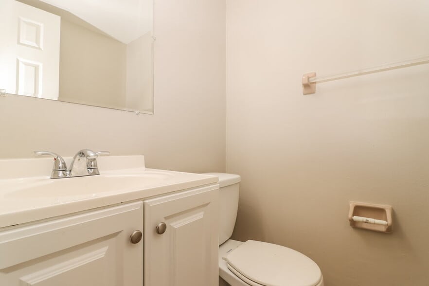 Building Photo - 10375 Chadbourne Dr