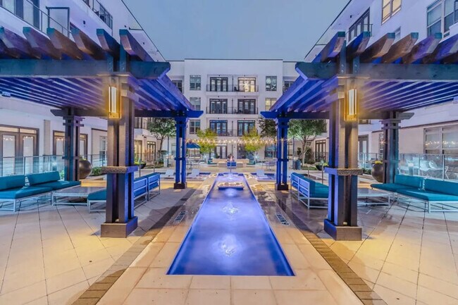 Building Photo - 1251 State St