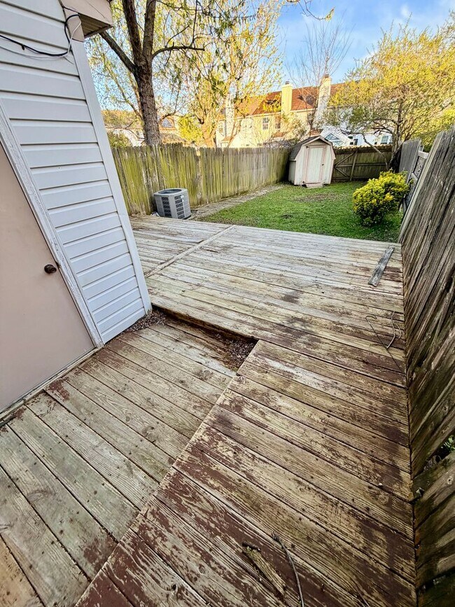 Building Photo - KEMPSVILLE LAKE