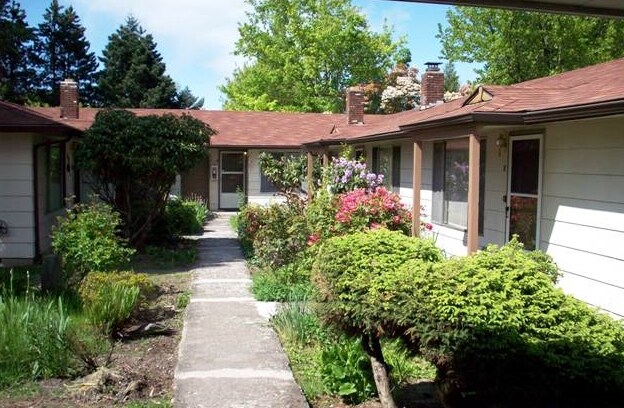 Primary Photo - Villa Caprice