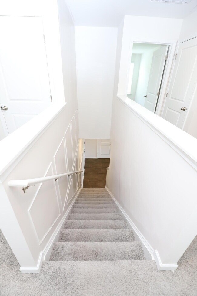 Building Photo - 352 Sandbach Rd