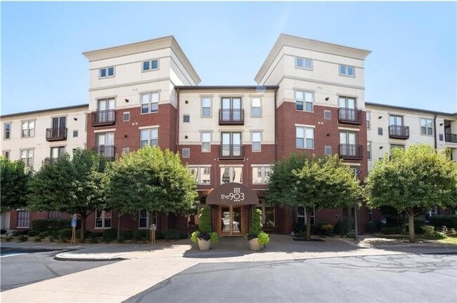 Building Photo - 1000 Providence Pl