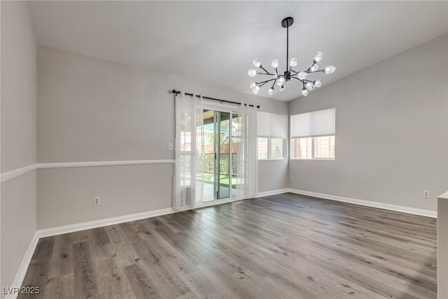 Building Photo - 5231 Dickens Dr